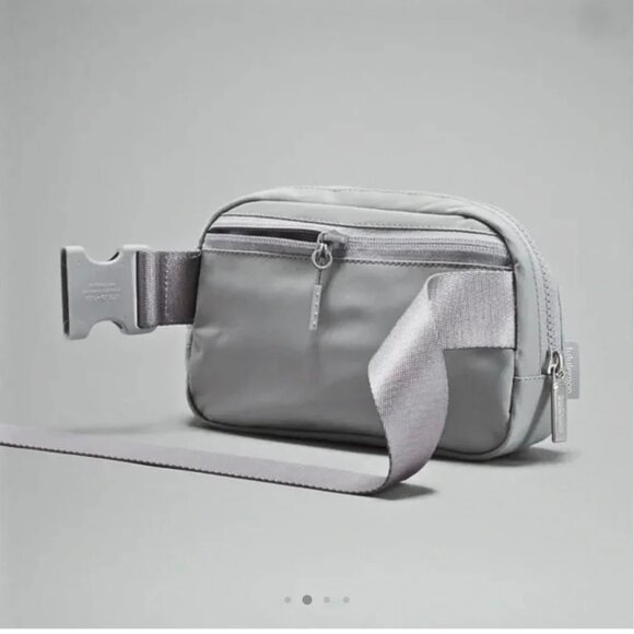 Lululemon Athletica Everyday Belt Bag 1L Silver - Picture 9 of 9